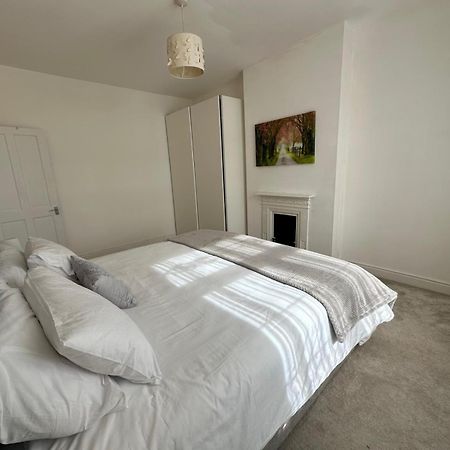 Luxurious Living 4 Bedroom Home London Bagian luar foto