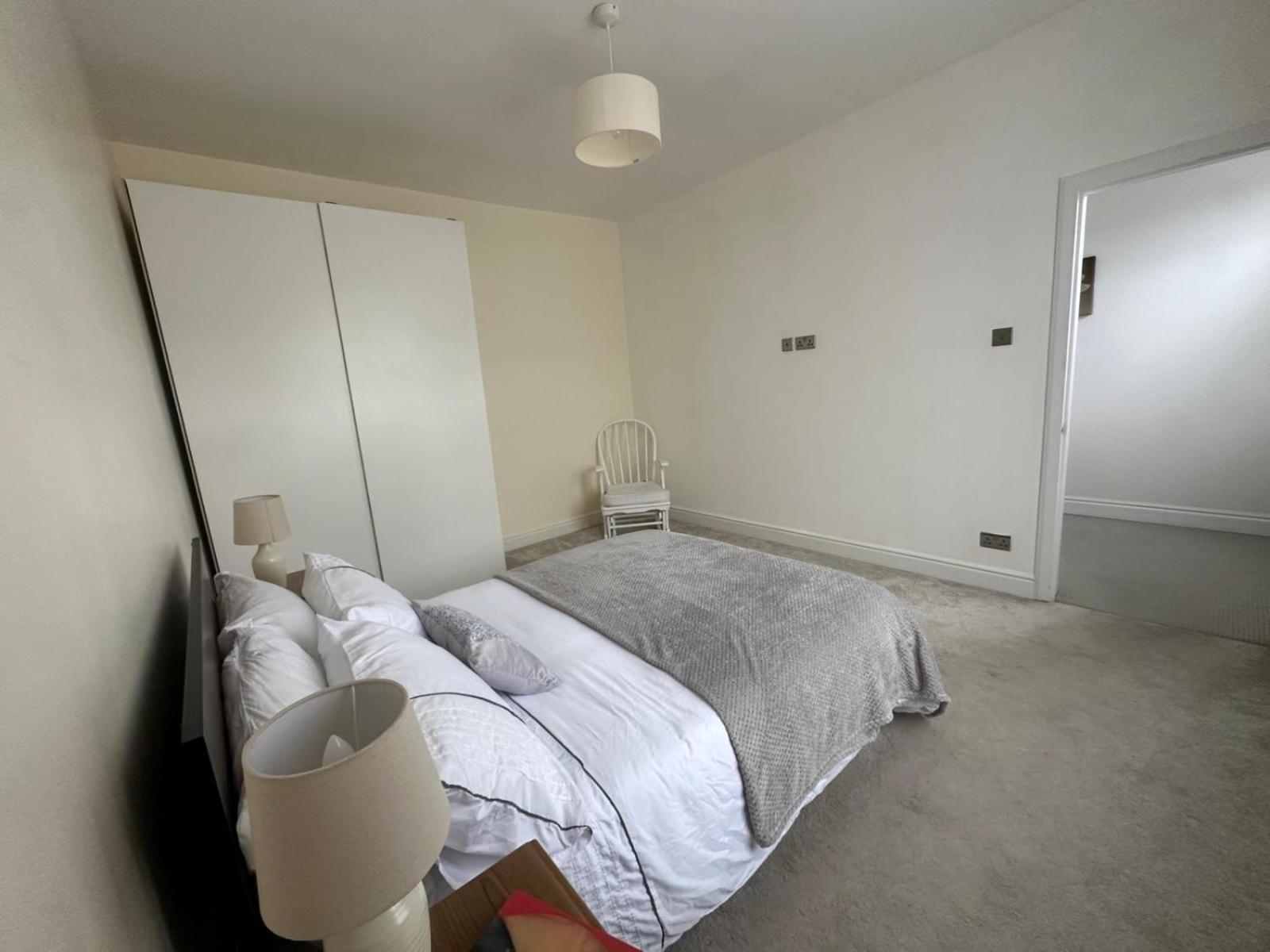 Luxurious Living 4 Bedroom Home London Bagian luar foto
