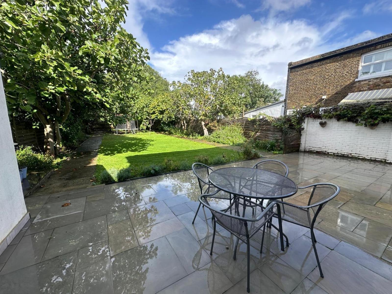 Luxurious Living 4 Bedroom Home London Bagian luar foto
