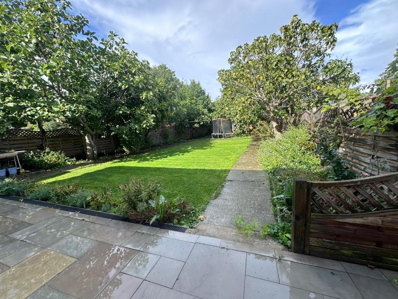 Luxurious Living 4 Bedroom Home London Bagian luar foto