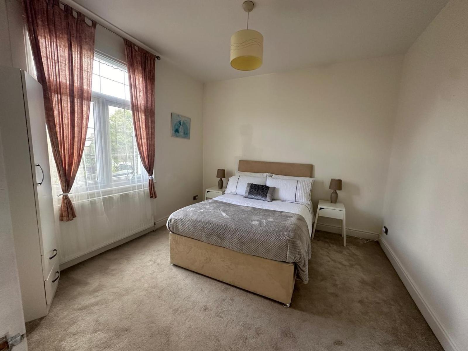 Luxurious Living 4 Bedroom Home London Bagian luar foto