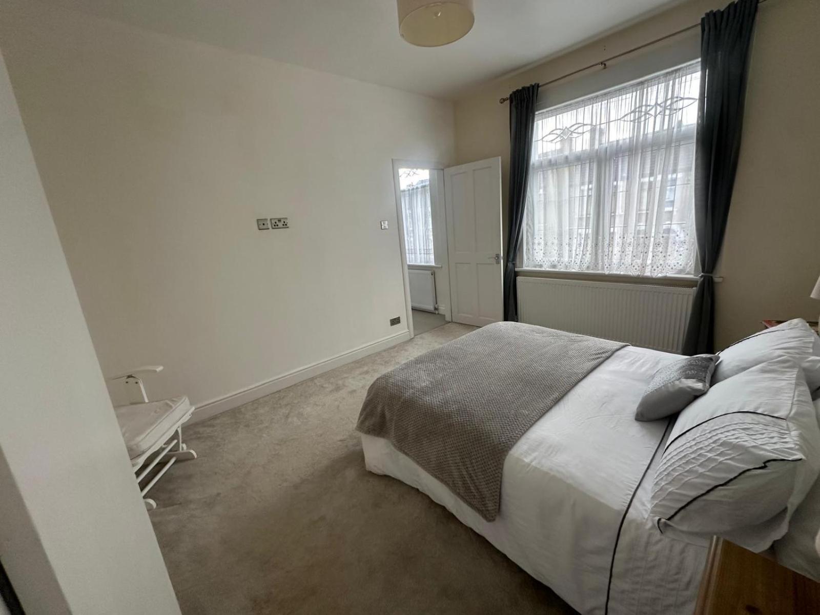 Luxurious Living 4 Bedroom Home London Bagian luar foto