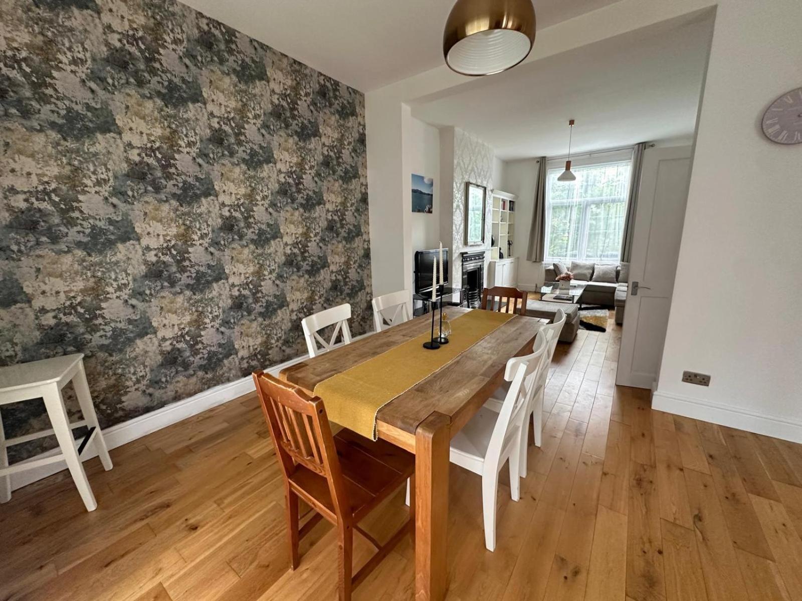 Luxurious Living 4 Bedroom Home London Bagian luar foto